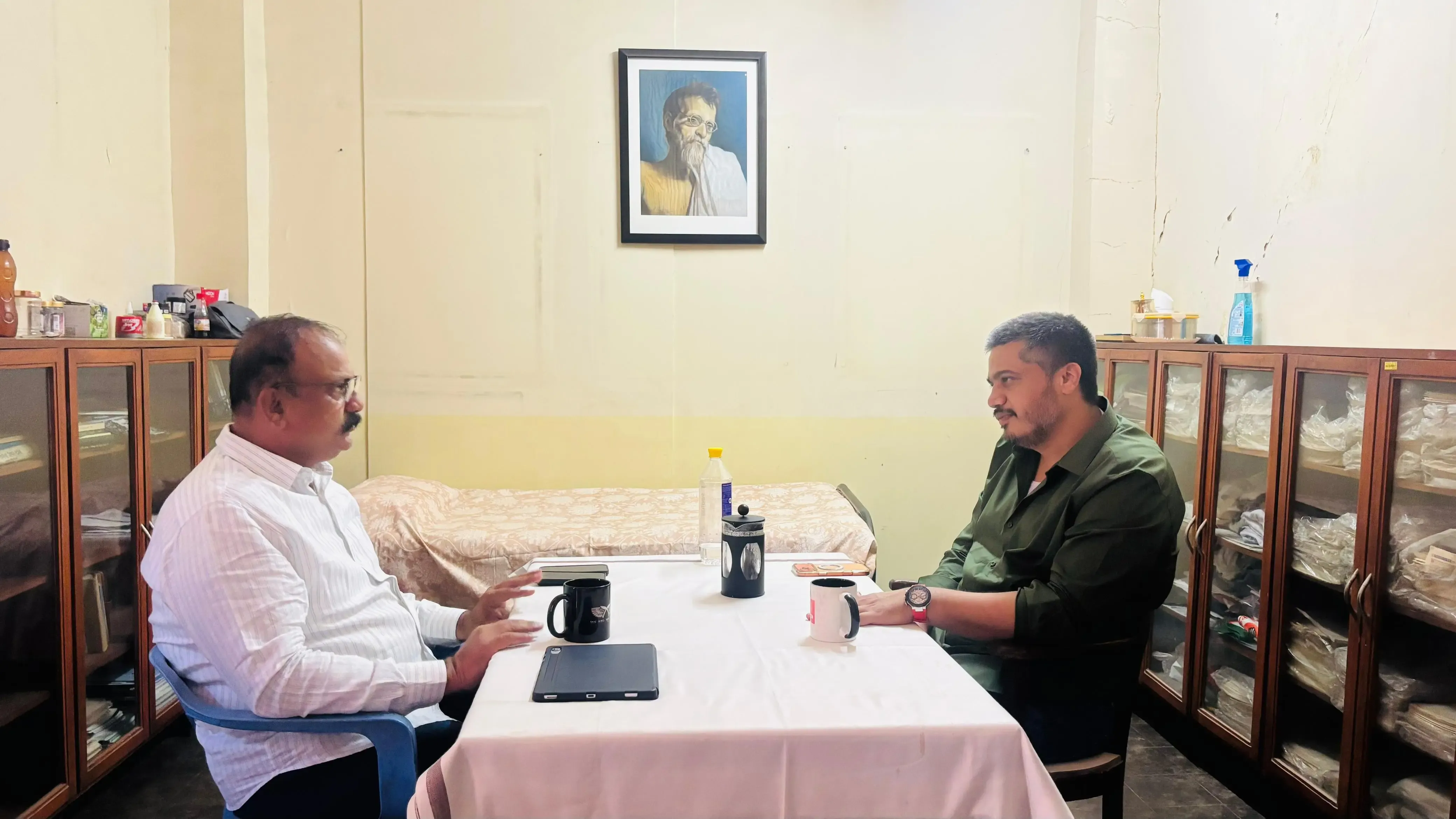 बारामती उपचुनाव: <b>रोहित पवार</b> की <b>कांग्रेस</b> से अपील, <b>सुनेत्रा पवार</b> के चुनाव के लिए नामांकन वापस लें