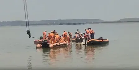 बरगी बांध हादसा: 9 शव बरामद, क्रूज में सवार लोगों की संख्या अज्ञात; MP सरकार ने जल पर्यटन पर रोक लगाई