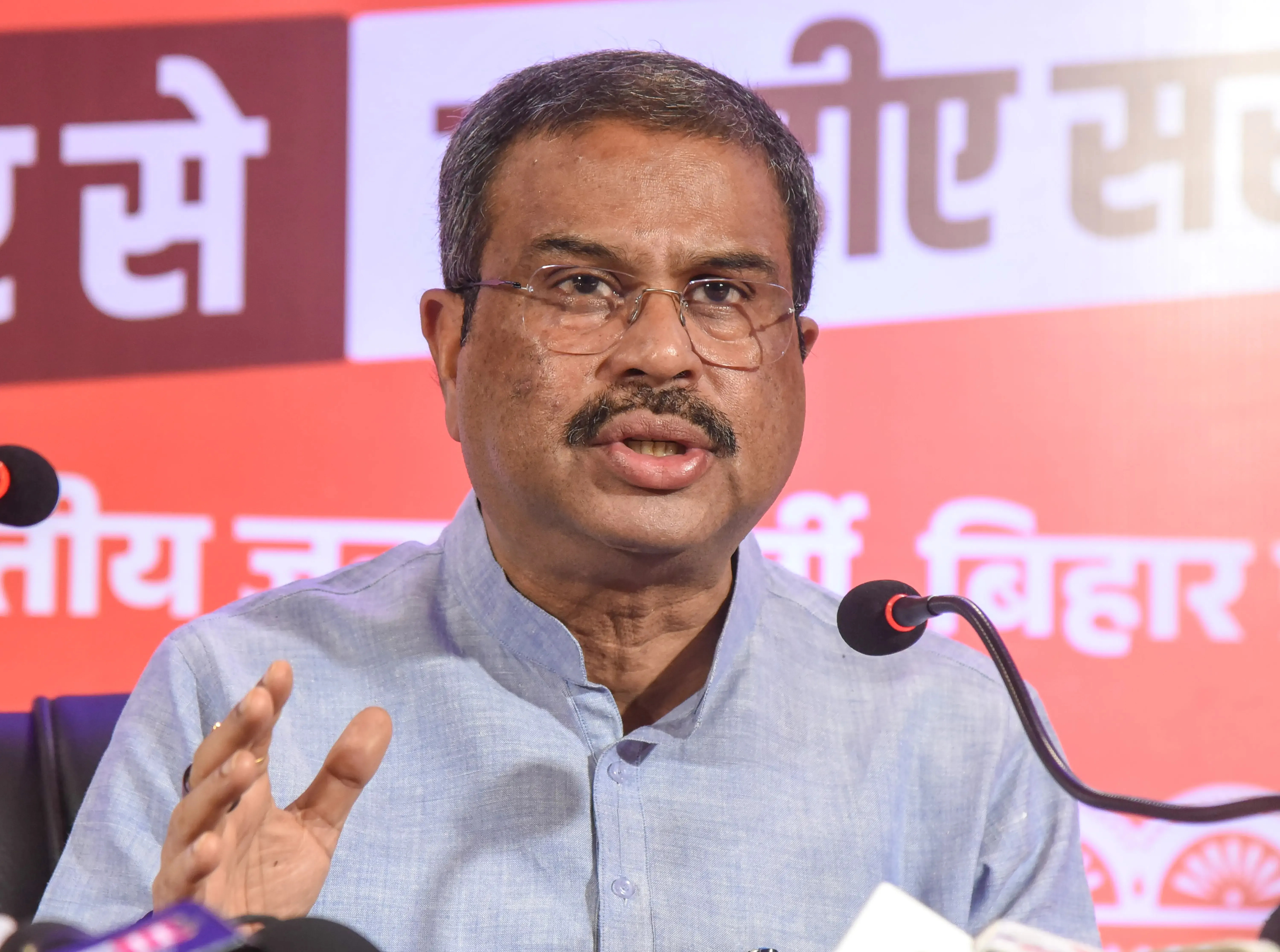 धर्मेंद्र प्रधान: ममता बनर्जी के पास सुशासन का कोई एजेंडा नहीं, बंगाल संकट में