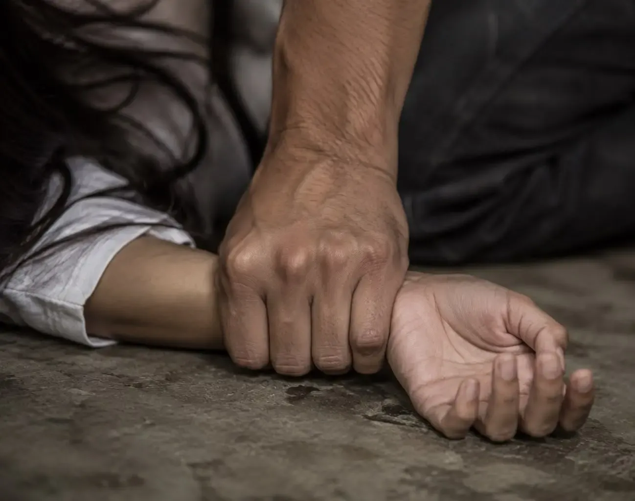 बेंगलुरु: पति ने नर्स पत्नी पर फेंका तेजाब, फिर दरांती से हमला; हालत नाजुक