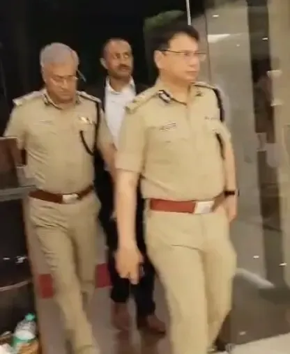 बेंगलुरु में 400-500 पब-बार पर रात भर छापेमारी, 1,500 पुलिसकर्मी तैनात; लाइसेंस उल्लंघन की जाँच