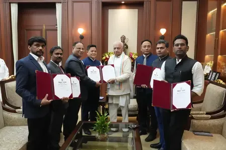 बिहार: मुख्य निर्वाचन अधिकारी ने राज्यपाल को नवनिर्वाचित विधायकों की सूची सौंपी