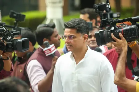 सचिन पायलट का चुनाव आयोग पर निशाना: विपक्षी सांसदों की हिरासत 'तानाशाही', 'वोटबंदी' का खतरा