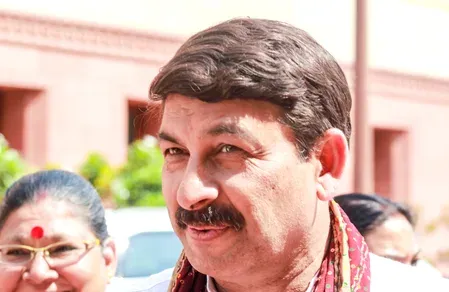 केजरीवाल के खिलाफ अवमानना कार्यवाही पर मनोज तिवारी बोले — 'कोई भी कानून से ऊपर नहीं'
