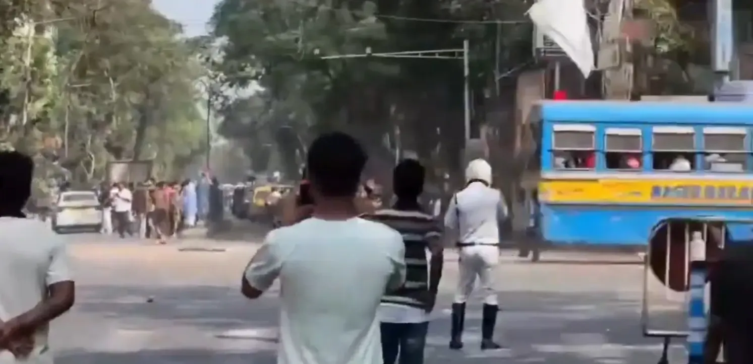 कोलकाता में भाजपा और टीएमसी के बीच राजनीतिक संघर्ष, चार लोग गिरफ्तार