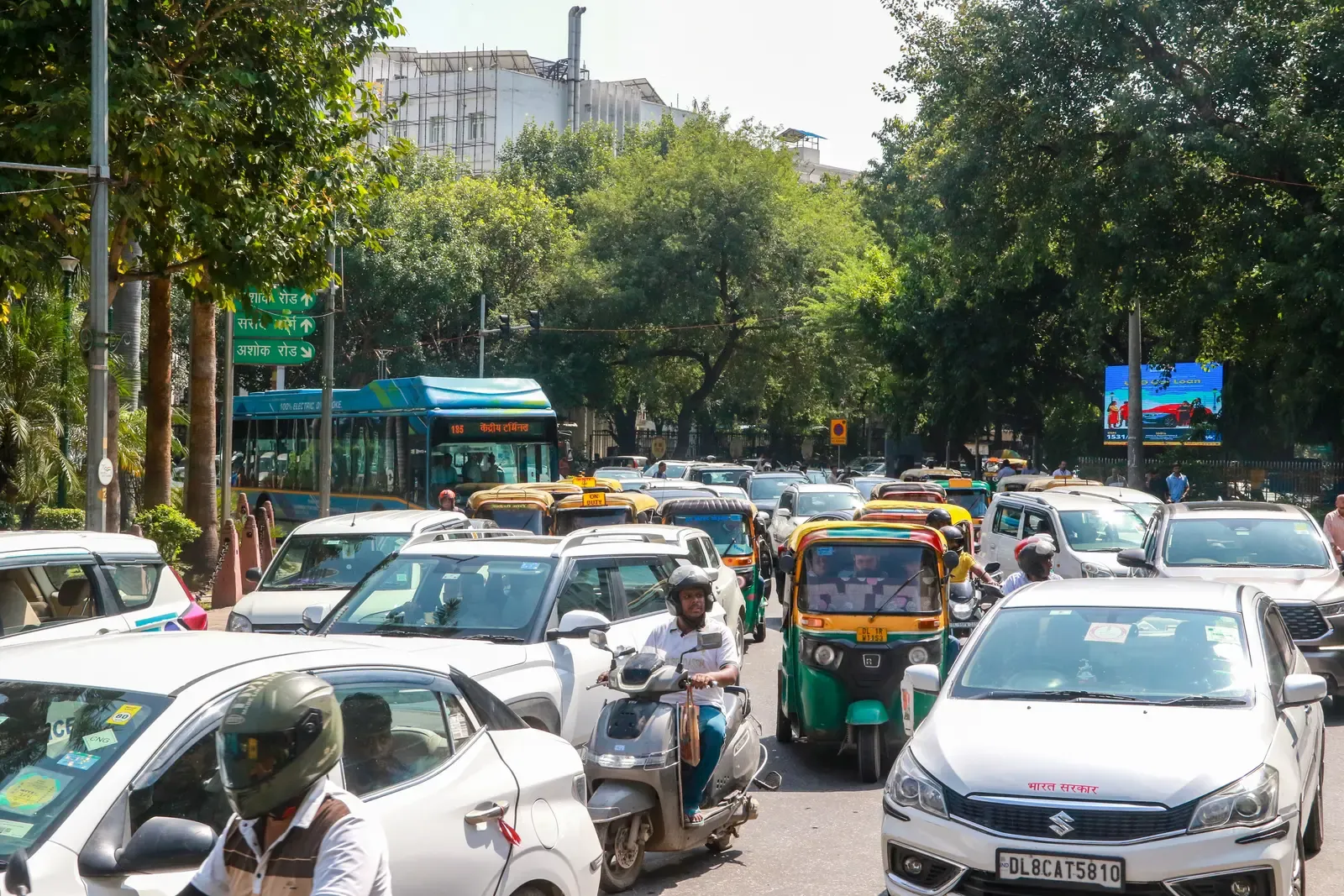 दिल्ली के लिए ₹1,789 करोड़ के AI ट्रैफिक मैनेजमेंट प्रोजेक्ट को केंद्र की मंजूरी, 42 कॉरिडोर होंगे स्मार्ट