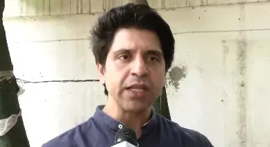 शहजाद पूनावाला का राहुल गांधी पर तंज: 'पाकिस्तान या इटली के PM बन सकते हैं, भारत में 2029 में मोदी लौटेंगे'