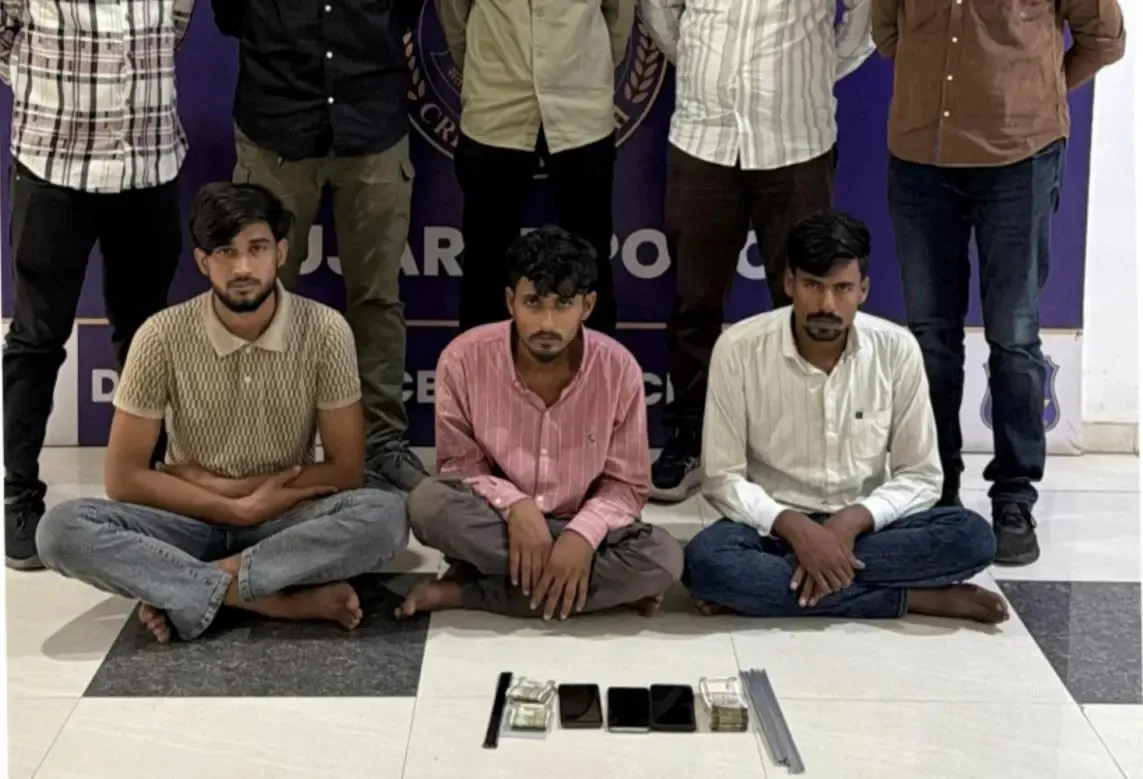 राजकोट एटीएम चोरी: एल्युमीनियम पट्टी से नकदी फंसाने वाले तीन आरोपी गिरफ्तार