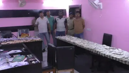 कांचरापाड़ा के प्राइवेट स्कूल से ₹1.44 करोड़ नकद बरामद, कैशियर व अकाउंटेंट गिरफ्तार
