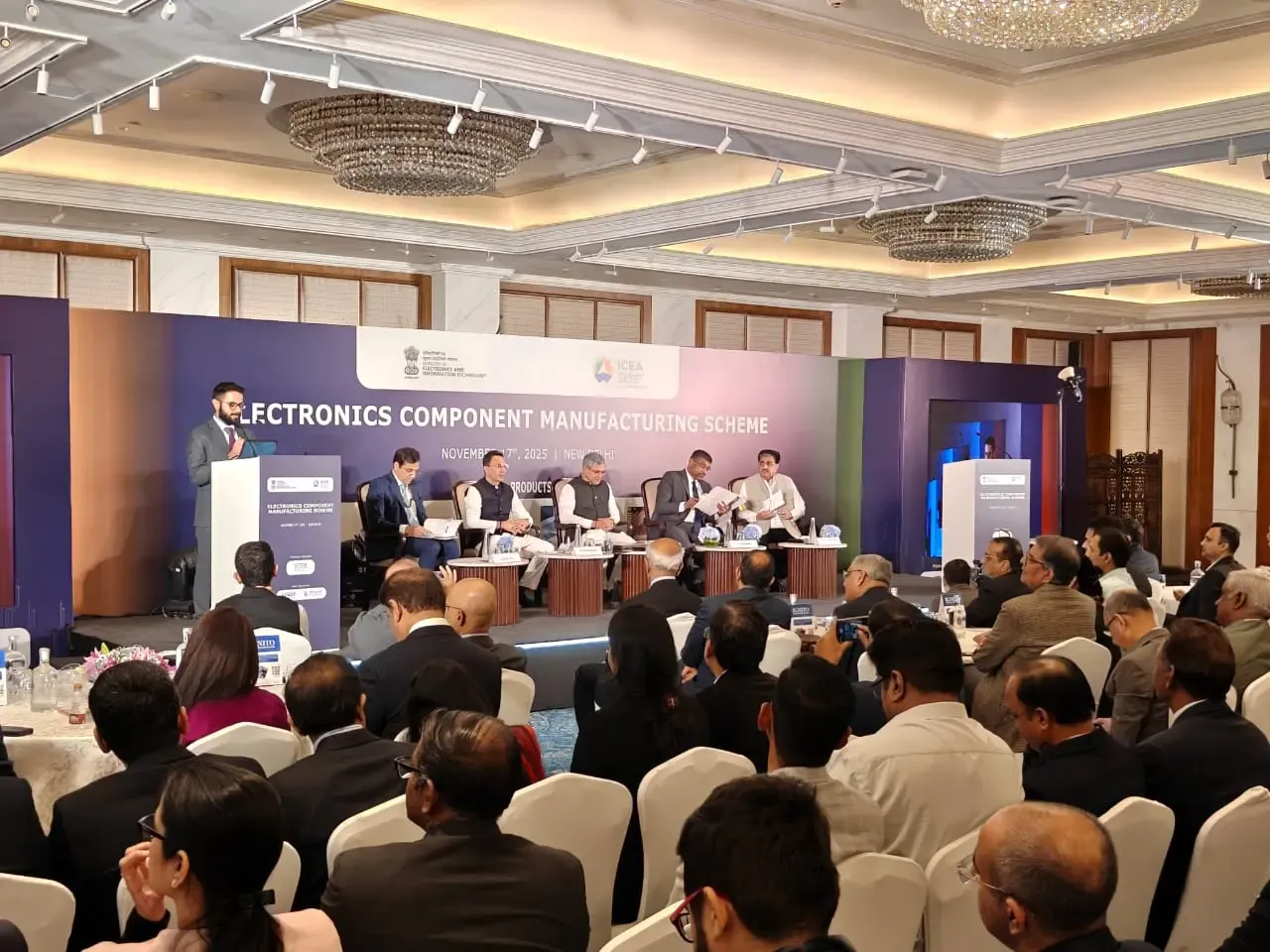 क्या केंद्र ने इलेक्ट्रॉनिक्स कंपोनेट स्कीम के तहत 7,712 करोड़ रुपए की 17 परियोजनाओं के दूसरे चरण को मंजूरी दी?