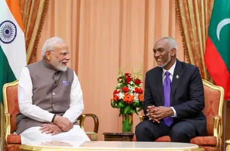 पीएम मोदी के 'कूटनीतिक जादू' से प्रभावित होकर मालदीव और श्रीलंका ने भारत विरोधी रुख छोड़ा