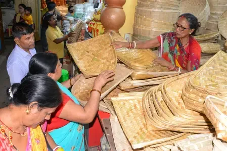 देश भर में छठ को लेकर जोरों-शोरों पर तैयारी, पावन पर्व पर 38,000 करोड़ रुपए का व्यापार होने की उम्मीद : कैट