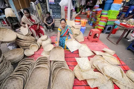  छठ पर 50,000 करोड़ रुपए से अधिक का हुआ व्यापार, 'स्वदेशी छठ' कैंपेन ने बढ़ाई लोकल प्रोडक्ट्स की बिक्री : कैट