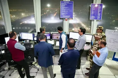दिल्ली एटीसी टावरों में तकनीकी खराबी के बाद नागरिक उड्डयन मंत्री ने स्थिति की समीक्षा की