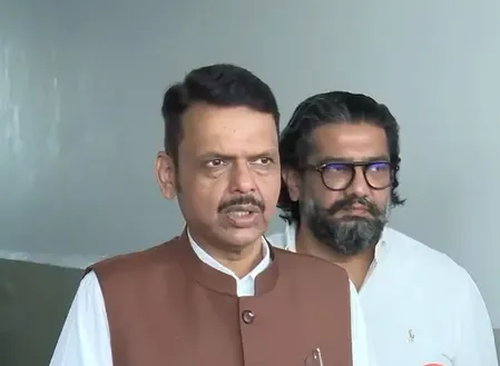 फडणवीस का राज-उद्धव के ECI विरोध मार्च पर पलटवार: 'सड़क पर उतरने से पहले तथ्य जाँचें'