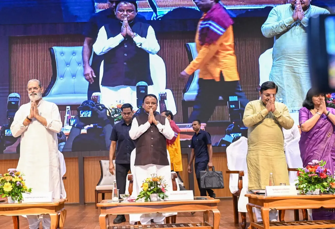 ओडिशा CM माझी का बाढ़-चक्रवात प्रभावित किसानों को आश्वासन, फसल नुकसान पर मिलेगा मुआवजा