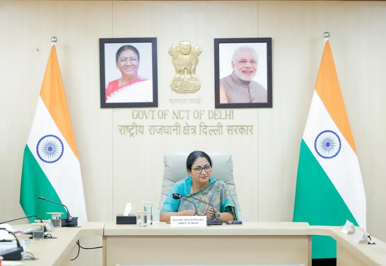 दिल्ली को सेमीकंडक्टर हब बनाने के लिए सीएम रेखा गुप्ता ने नीति का मसौदा तैयार करने का निर्देश दिया