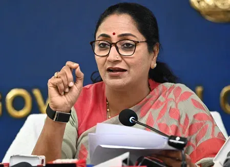 दिल्ली लक्ष्मी योजना लॉन्च: CM रेखा गुप्ता आज 4,000 महिलाओं को सौंपेंगी ₹2,500 मासिक सहायता के पत्र
