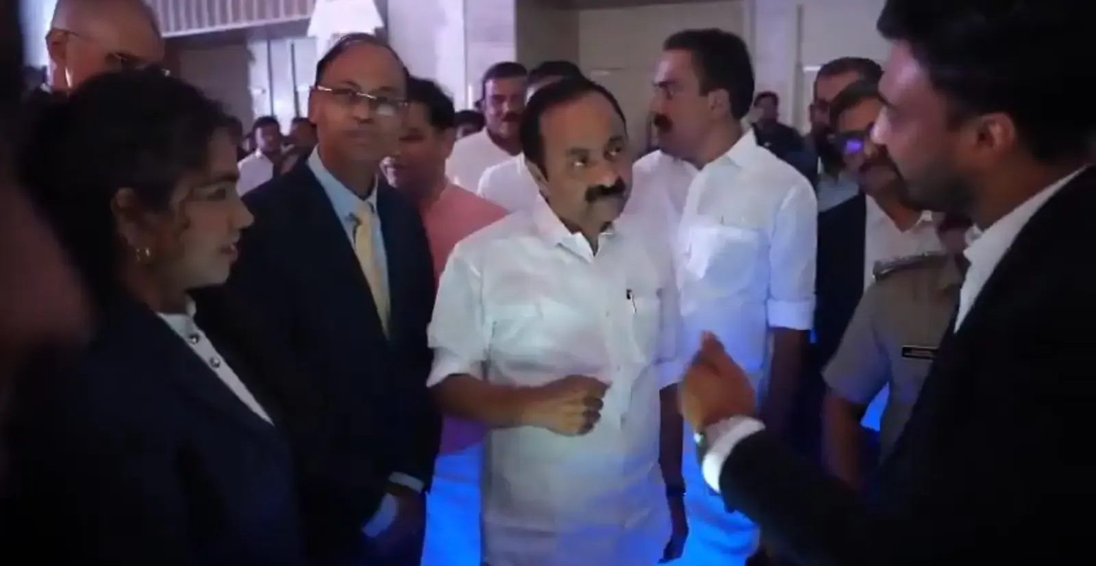 केरल CM वीडी सतीशन का 'फेस्टिवल केरल' का ऐलान, विकास के नए मॉडल का आह्वान