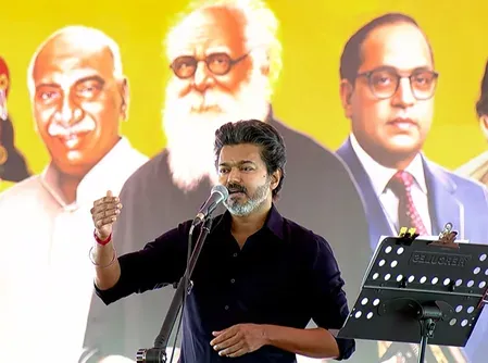 करूर भगदड़ पीड़ितों को सीएम विजय ने सौंपे नियुक्ति पत्र, बोले — 'यह घाव आज भी हरा है'
