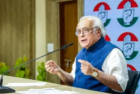 पवन खेड़ा पर असम सरकार की कार्रवाई विपक्ष को डराने और आवाज दबाने की कोशिश : जयराम रमेश