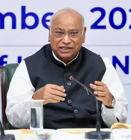 कर्नाटक सूखा: खड़गे ने PM मोदी को लिखा पत्र, ₹3,705 करोड़ की सहायता और केंद्रीय टीम भेजने की मांग