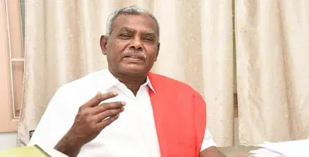 डीएमके-एआईएडीएमके को लेकर सीपीआई(एम) नेता की ओर से की गई टिप्पणी से सियासत गरमाई 
