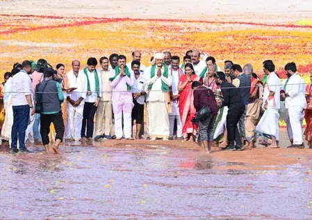 विजाग में डेटा सेंटरों से पानी संकट नहीं: CM चंद्रबाबू नायडू ने पोलावरम कैनाल से किया गोदावरी जल का उद्घाटन
