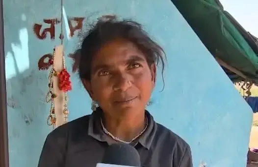 महाकुंभ मेले की वायरल गर्ल मोनालिसा की माँ का बयान: नाबालिग बेटी का अपहरण