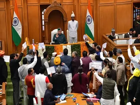 दिल्ली विधानसभा: आप विधायकों के खिलाफ दो शिकायतें विशेषाधिकार समिति को भेजी गईं