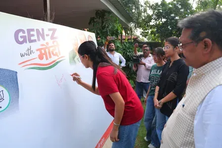 दिल्ली भाजपा अध्यक्ष हर्ष मल्होत्रा का 'युवा संवाद': 50 छात्रों संग शिक्षा विस्तार और युवा भागीदारी पर मंथन