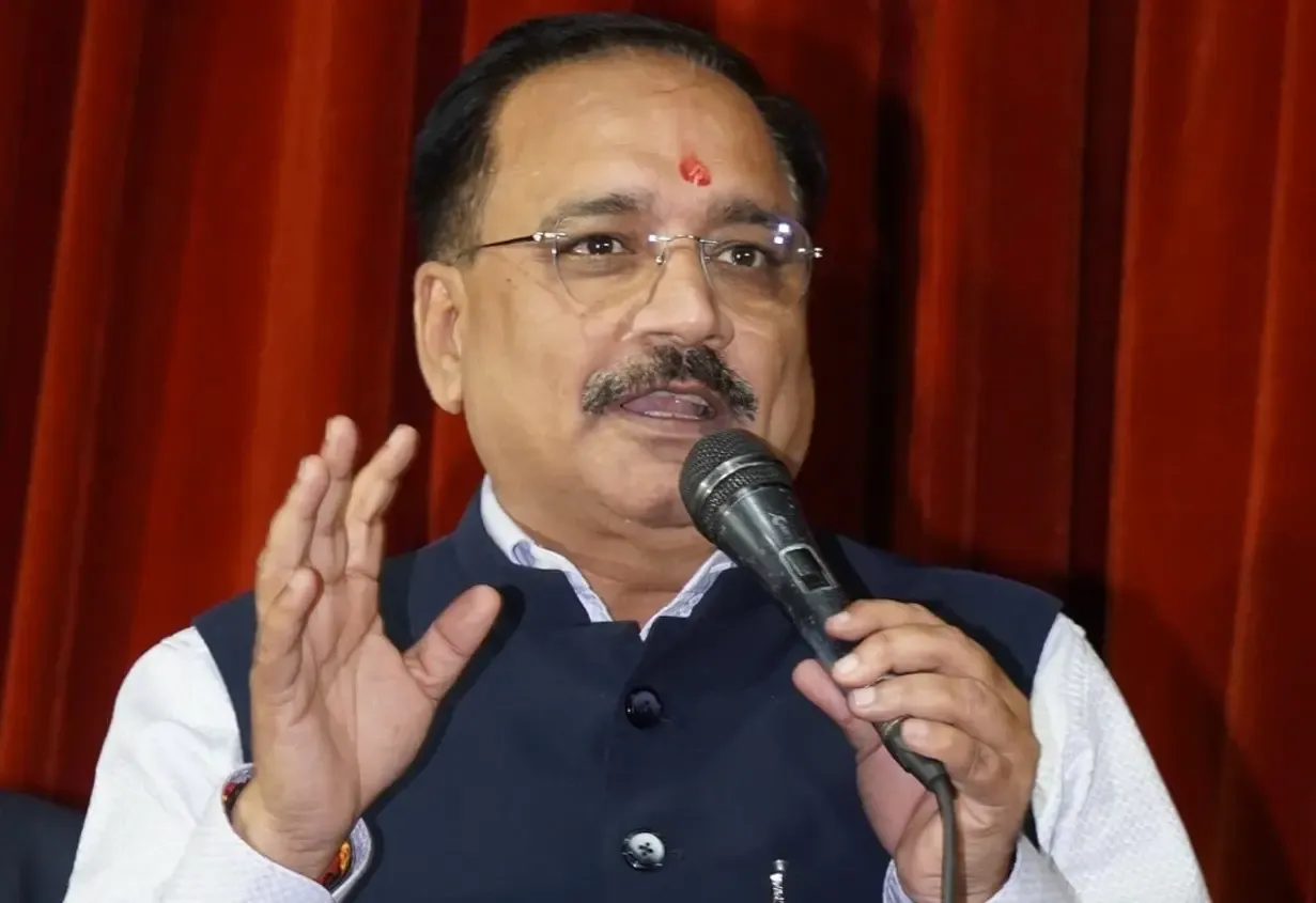 क्या केजरीवाल और भारद्वाज नेगेटिव राजनीति कर रहे हैं?: वीरेंद्र सचदेवा