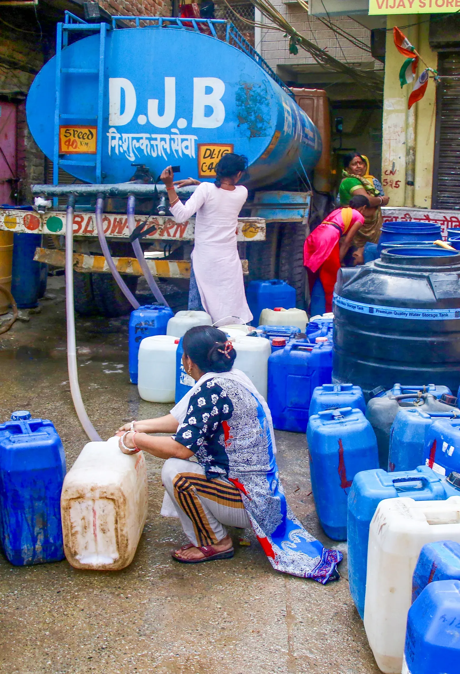 दिल्ली में 48 घंटों में 9°C की गिरावट, IMD ने पश्चिमी विक्षोभ को बताया कारण
