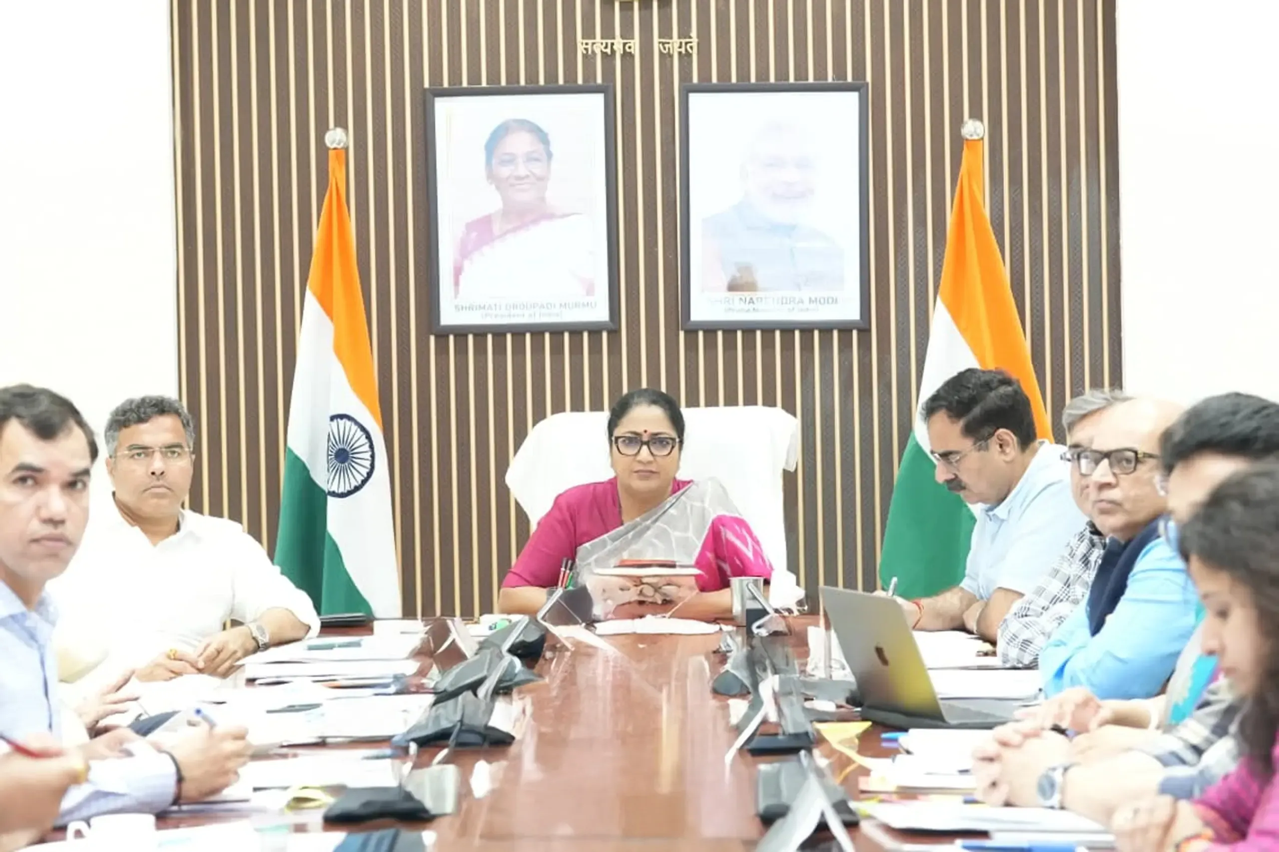 दिल्ली में प्रदूषण नियंत्रण के लिए सीएम रेखा गुप्ता का नया उपाय, 62 ट्रैफिक हॉटस्पॉट खत्म होंगे