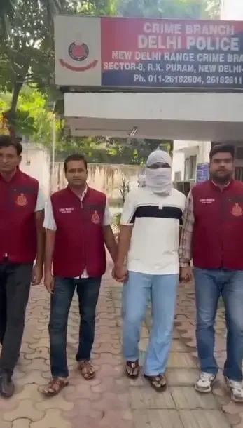 दिल्ली क्राइम ब्रांच ने 'टक्कर गिरोह' के भगोड़े सदस्य को आनंद विहार स्टेशन से किया गिरफ्तार