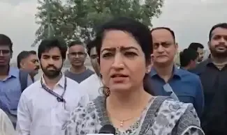 छठ पूजा 2026: डीएम सलोनी राय ने भलस्वा झील घाट का किया निरीक्षण, सुरक्षा-सफाई की तैयारियां परखीं