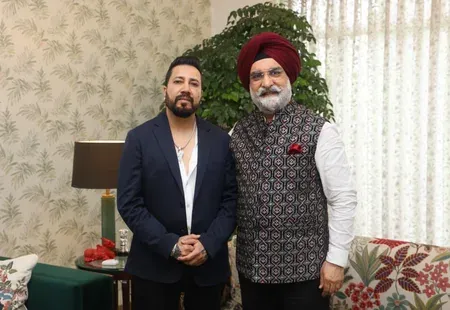मीका सिंह ने दिल्ली के उपराज्यपाल टीएस संधू से की मुलाकात, संगीत और रचनात्मक परिदृश्य पर हुई चर्चा