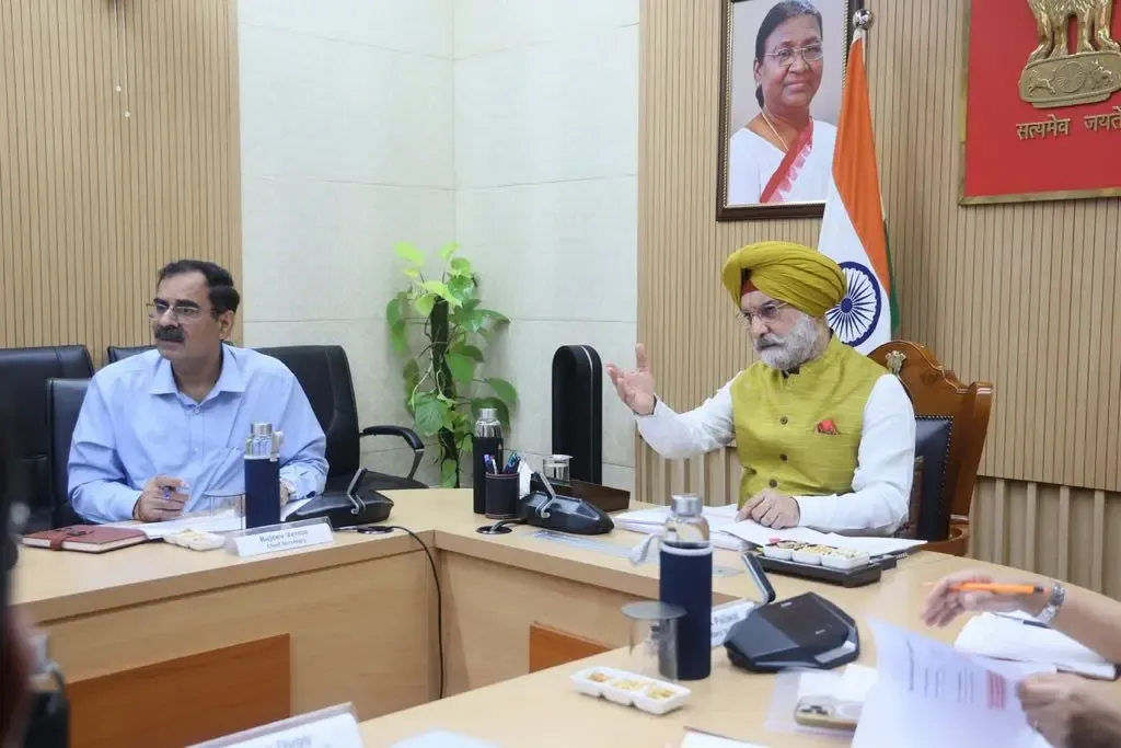 दिल्ली के उपराज्यपाल ने अग्निशामक सेवा की ग्रीष्मकालीन योजना की गहन समीक्षा की