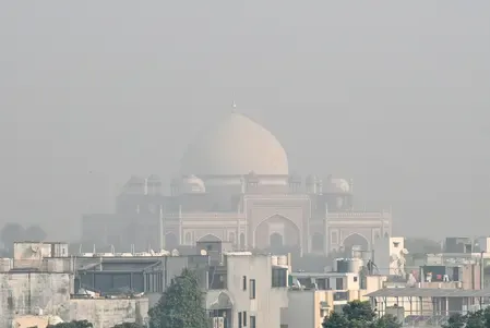 दिल्ली में प्रदूषण के स्तर में मामूली सुधार, 'खराब' श्रेणी में दर्ज की गई एक्यूआई