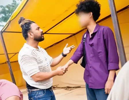 नस्लीय दुर्व्यवहार मामले में दिल्ली पुलिस ने इन्फ्लुएंसर आमिर शौकीन पर दर्ज की FIR, त्रिपुरा के युवक से अपमानजनक व्यवहार का आरोप
