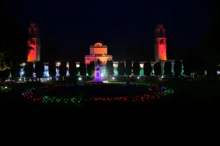 स्वतंत्रता दिवस की पूर्व संध्या पर रोशनी से जगमगाई दिल्ली विधानसभा, स्पीकर ने दी बधाई