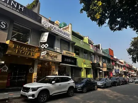 विश्व के सबसे महंगे रिटेल स्थानों में 'खान मार्केट' की रैंकिंग गिरी, लंदन की न्यू बॉन्ड स्ट्रीट शीर्ष पर 