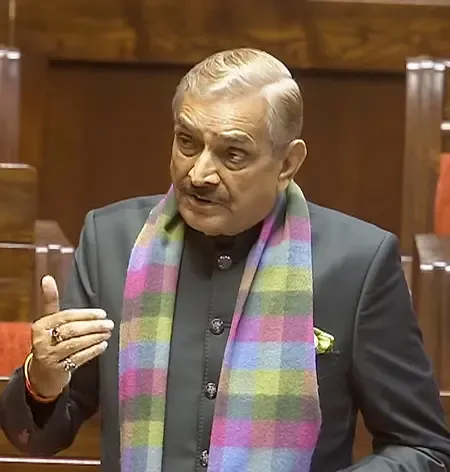 कोलकाता स्ट्रॉन्गरूम विवाद: कांग्रेस सांसद प्रमोद तिवारी बोले — 'लोकतंत्र खतरे में, चुनाव आयोग पर उठते हैं सवाल'