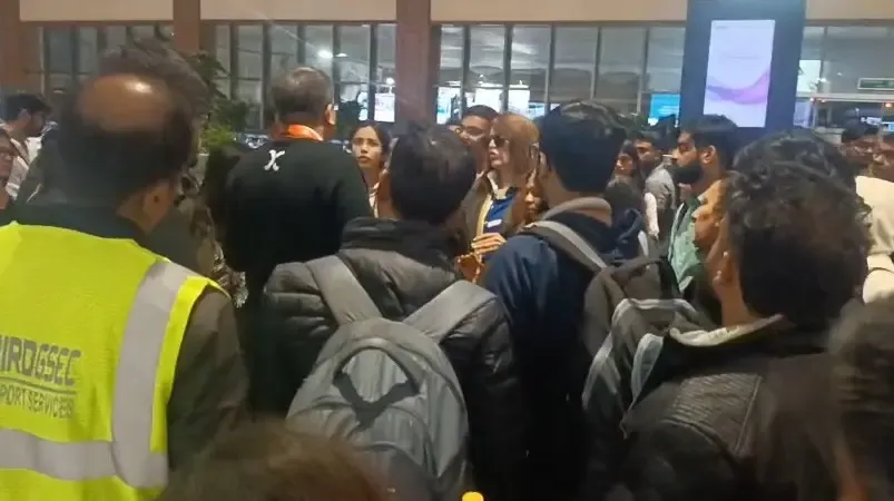 क्या घने कोहरे के कारण फ्लाइट ऑपरेशन प्रभावित हुए?