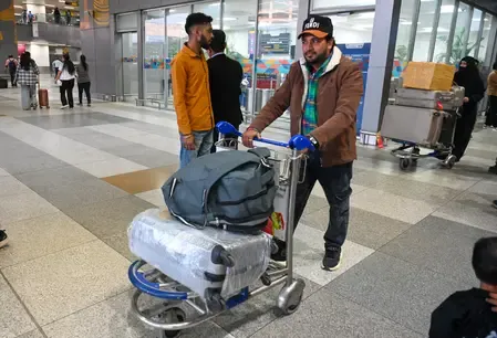 डीजीसीए ने एयरलाइंस को पश्चिम एशिया के नौ देशों के ऊपर से उड़ान न भरने का दिया निर्देश 
