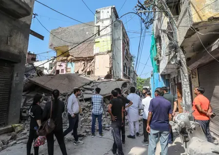 क्या जयपुर में जर्जर मकान गिरने से दो महिलाएं दबीं, एक बुजुर्ग महिला की मौके पर मौत?