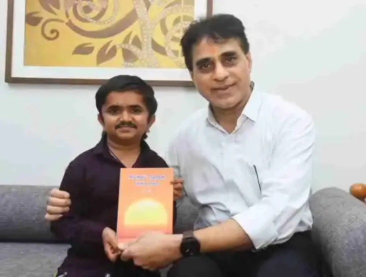 गुजरात स्वास्थ्य मंत्री प्रफुल पंशेरिया ने डॉ. गणेश बरैया को किया सम्मानित, युवाओं को दिया संघर्ष का संदेश