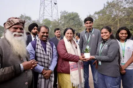 यमुना सफाई अभियान जन आंदोलन का रूप ले रहा है: दिल्ली सीएम रेखा गुप्ता