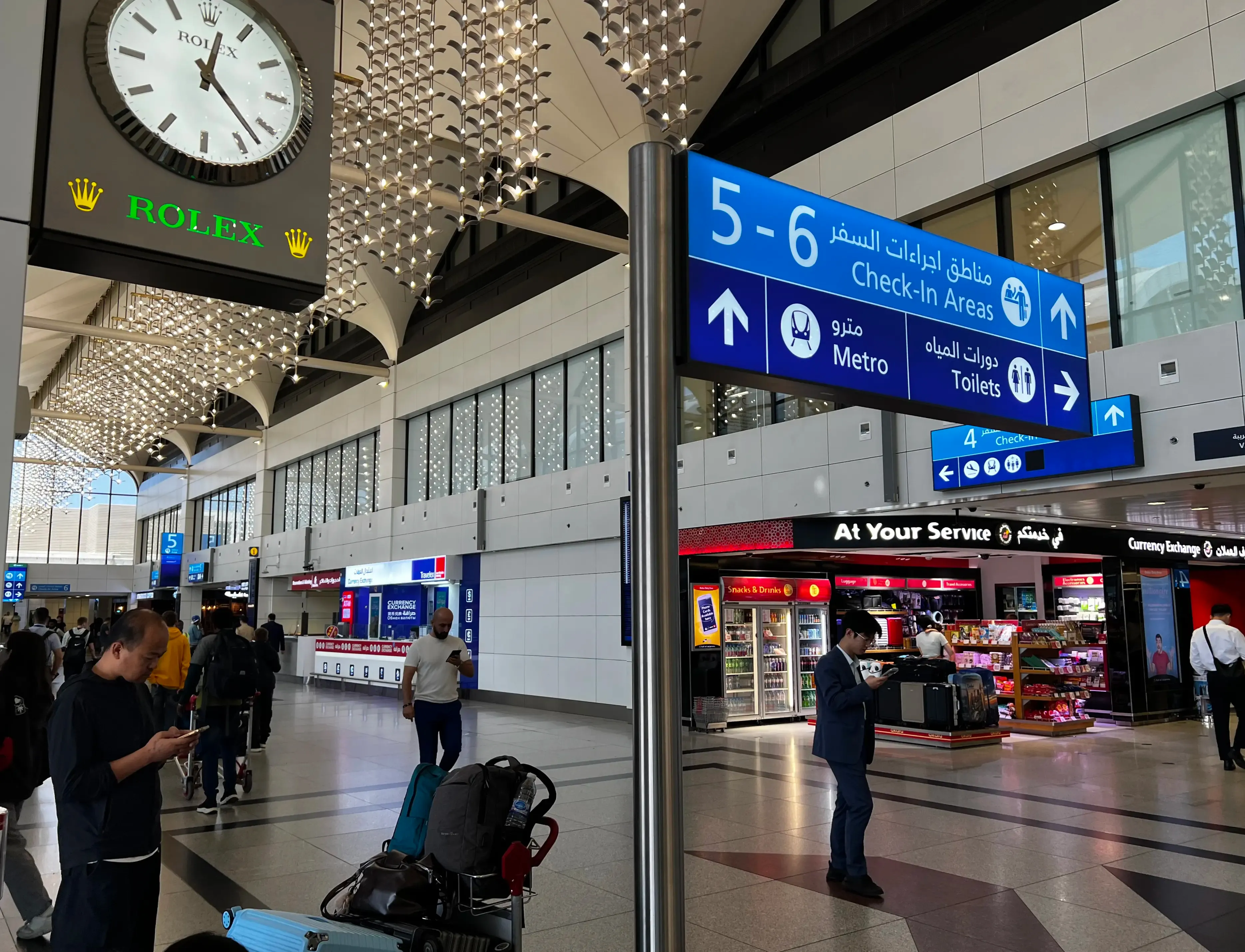 दुबई एयरपोर्ट ने ड्रोन टकराव के बाद उड़ानों को किया अस्थायी रूप से निलंबित