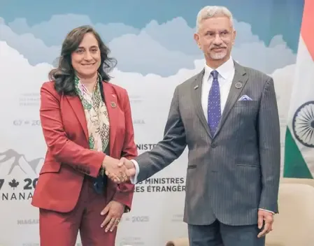 एस. जयशंकर ने आपसी सहयोग को मजबूत करने के लिए की कनाडाई समकक्ष से बातचीत 